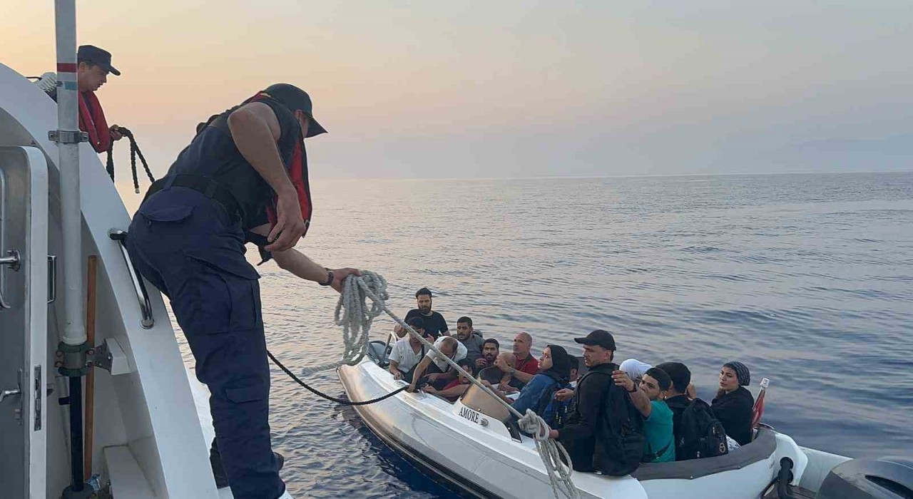 Bodrumda 20 düzensiz göçmen kurtarıldı