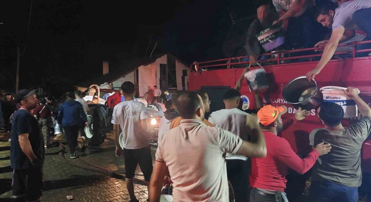 Boluda alevli gece: 12 yapı küle döndü