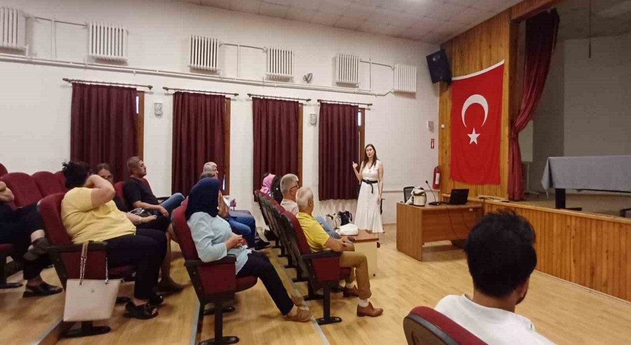 Bornovalı muhtarlara diksiyon eğitimi