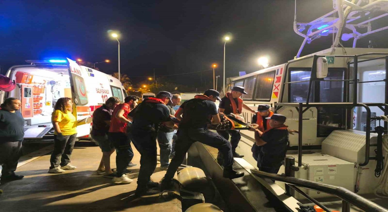 Bozcaadada rahatsızlanan vatandaş tahliye edildi