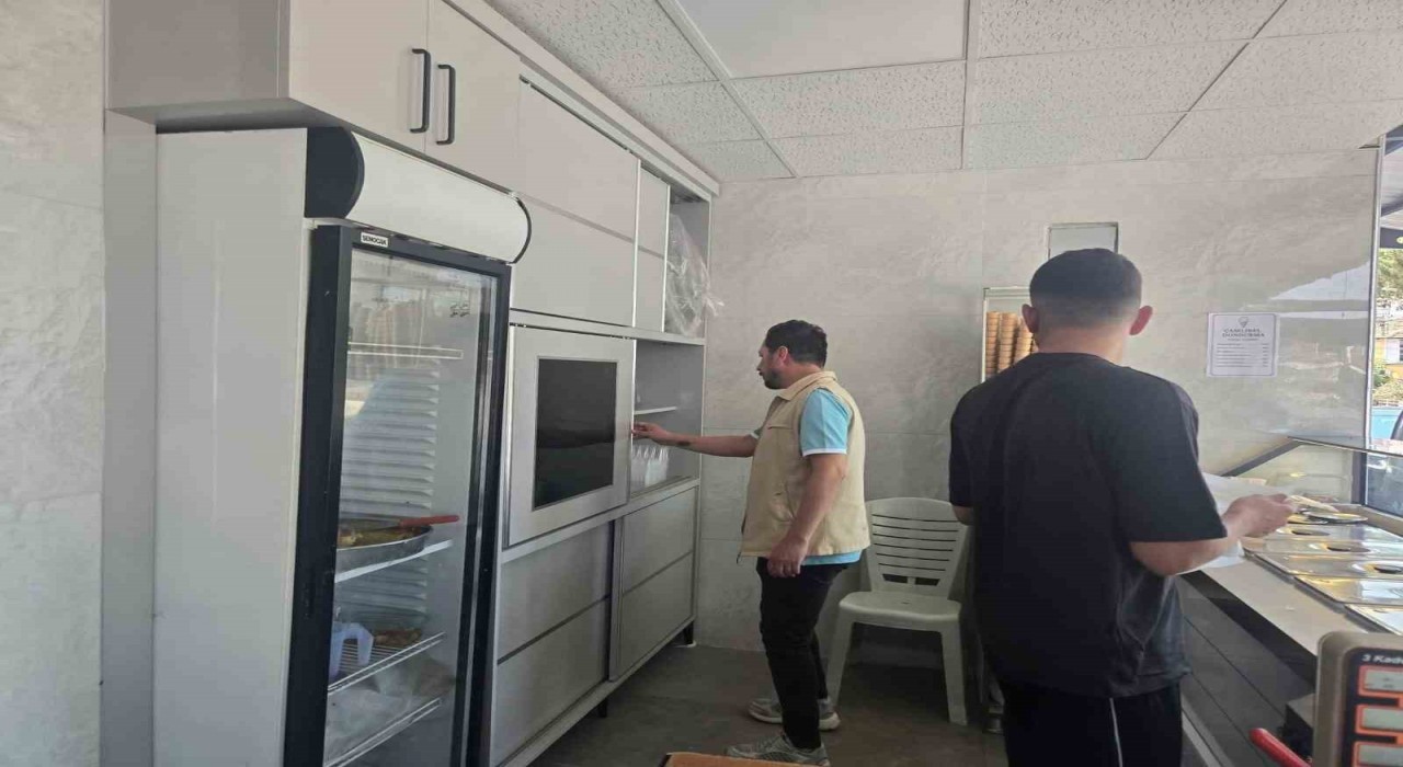 Bozdoğanda tatlıcı ve dondurmacılara gıda denetimi