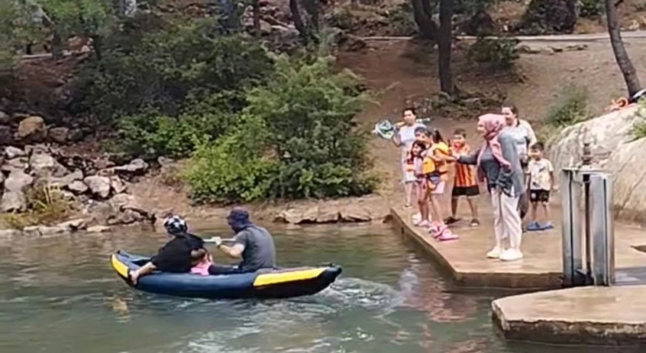 Bozkırda rafting keyfi: Aygırdibi renkli görüntülere sahne oldu