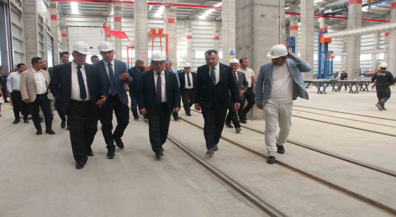 Bozüyükte yeni hizmete açılan üretim tesisi kamu ve özel sektör temsilcilerini ağırlıyor