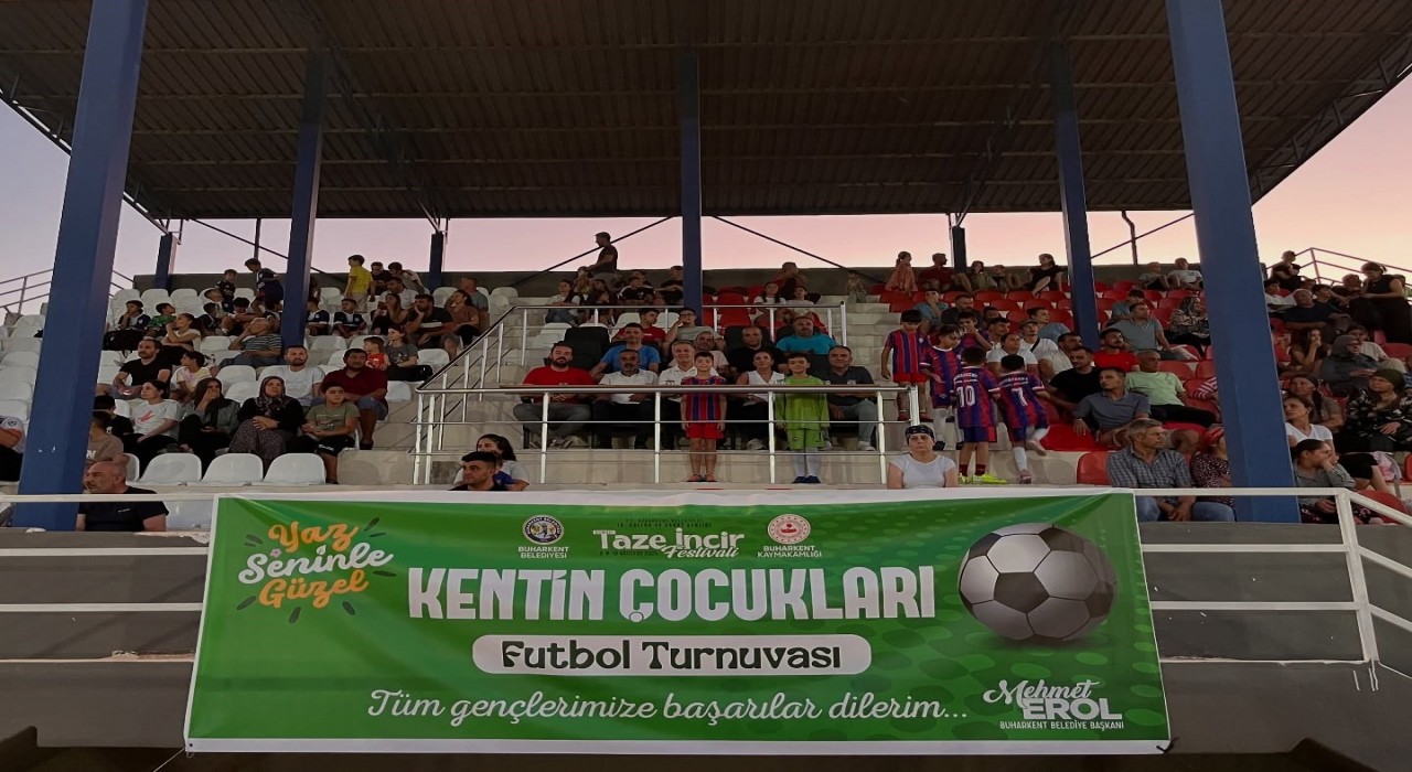 Buharkentte Kentin Çocukları futbol turnuvasında ilk düdük çaldı