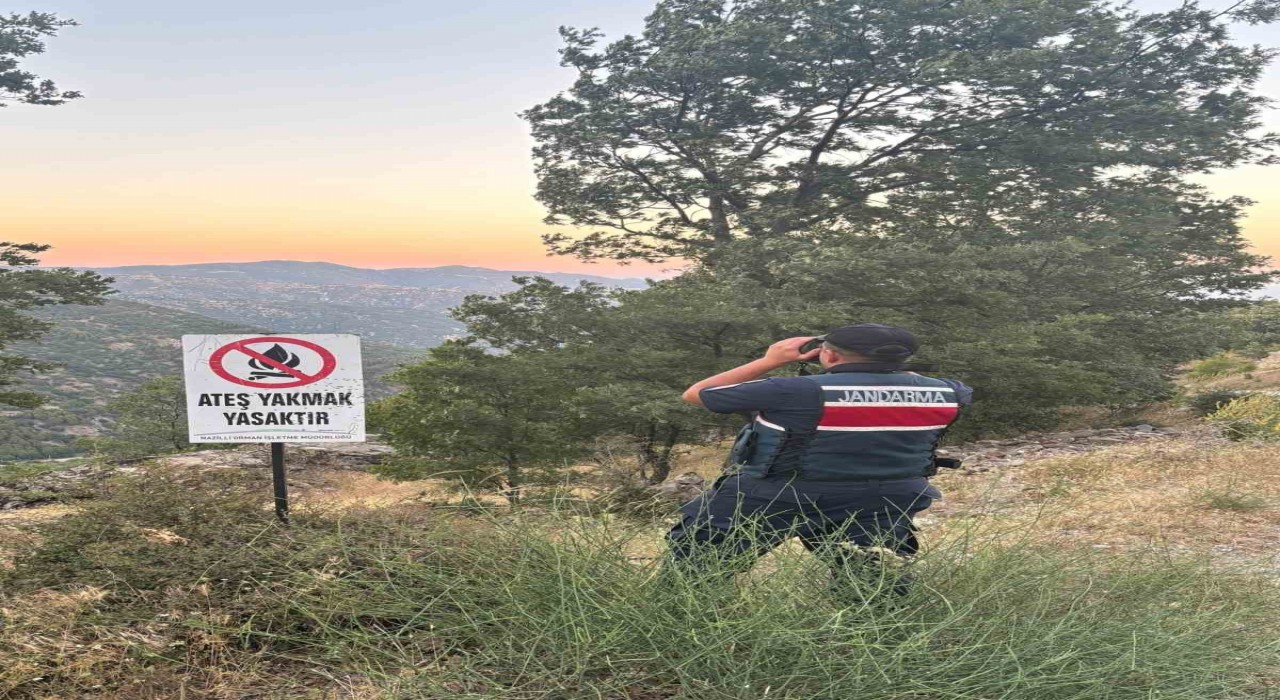 Buharkentte orman yangınlarına karşı jandarma teyakkuzda