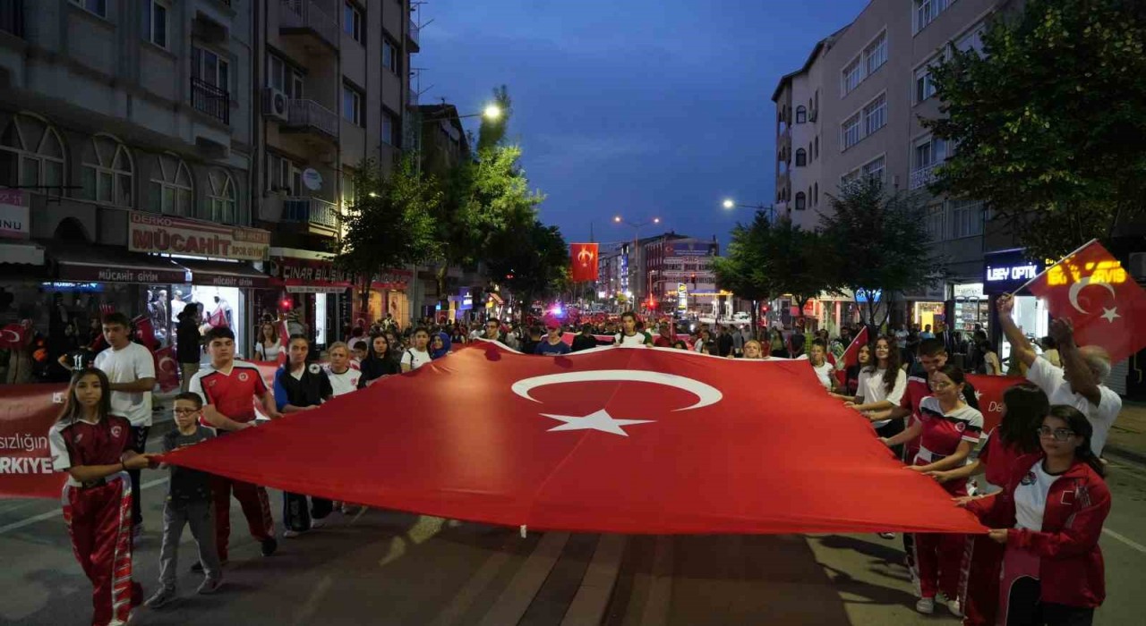 Burdurda 15 Temmuz kortej yürüyüşü ve anma programı