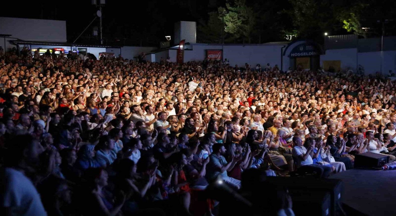 Bursa Festivalinde Balkan rüzgârı