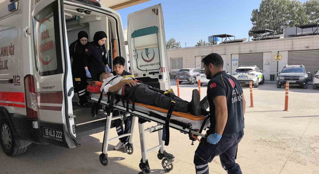 Bursada 3 aracın karıştığı zincirleme kaza kamerada