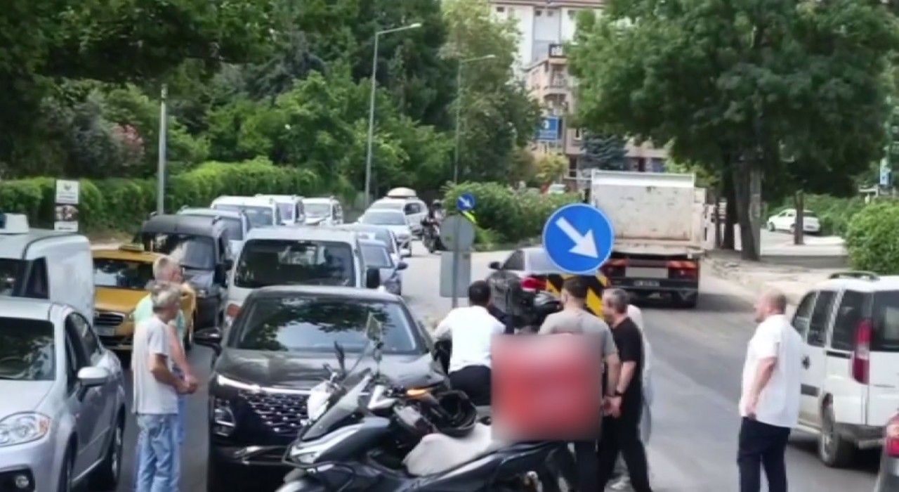 Bursada yol verme kavgası kamerada