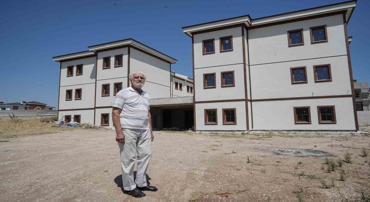 Bursanın en kıymetli yerindeki arsasını yaşlıların bakımı için vakfetti