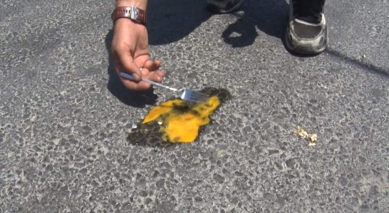 Büyükçekmecede asfaltta yumurta pişti