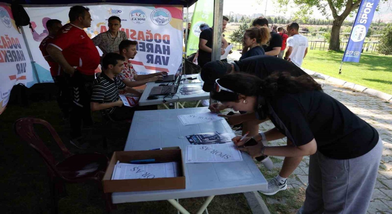 Büyükşehir, 15 Temmuzun unutulmaz direnişini koşarak andı