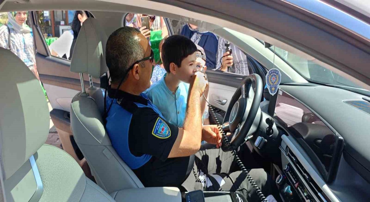 Büyükşehir Engelsiz Çocukevinin özel konukları, Atlı Polis Grup Amirliğine konuk oldu