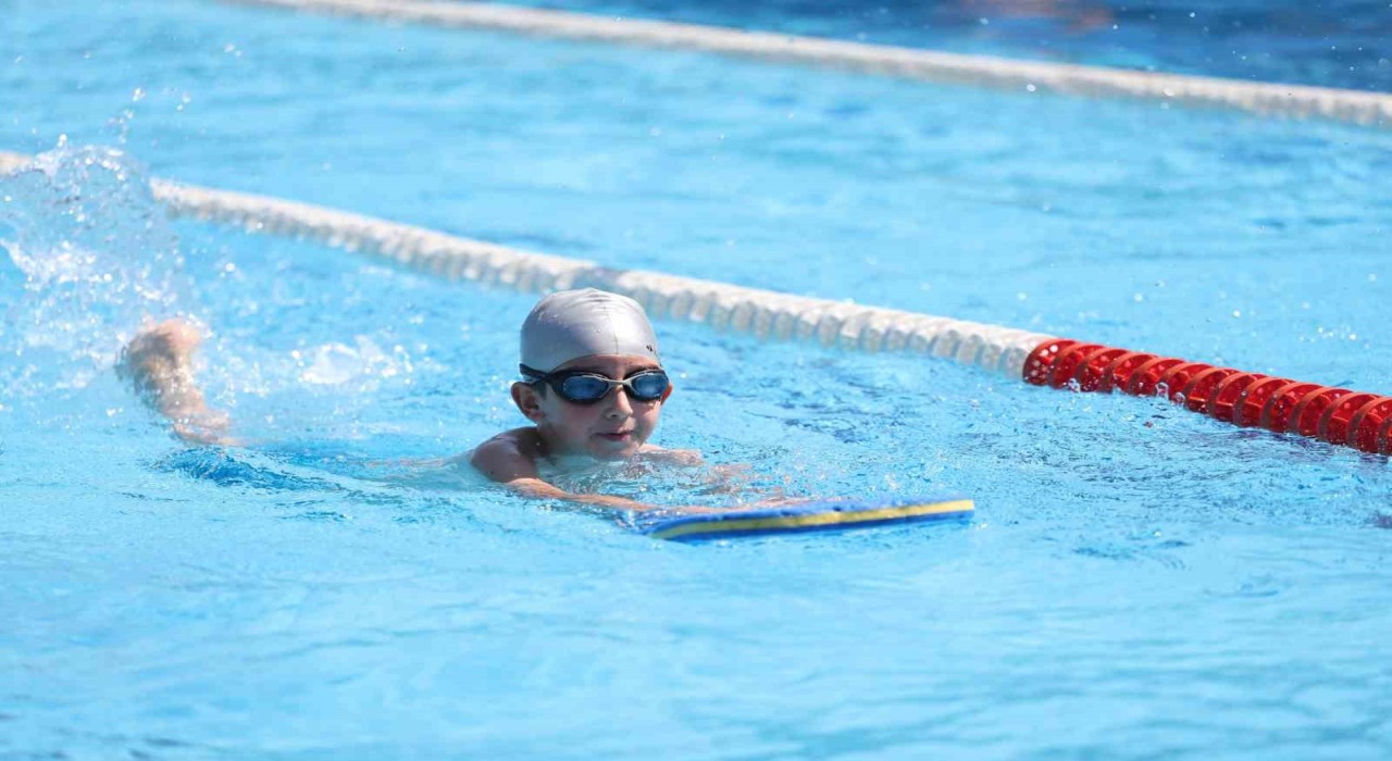 Büyükşehir Yaz Spor Okullarında eğitimler başladı