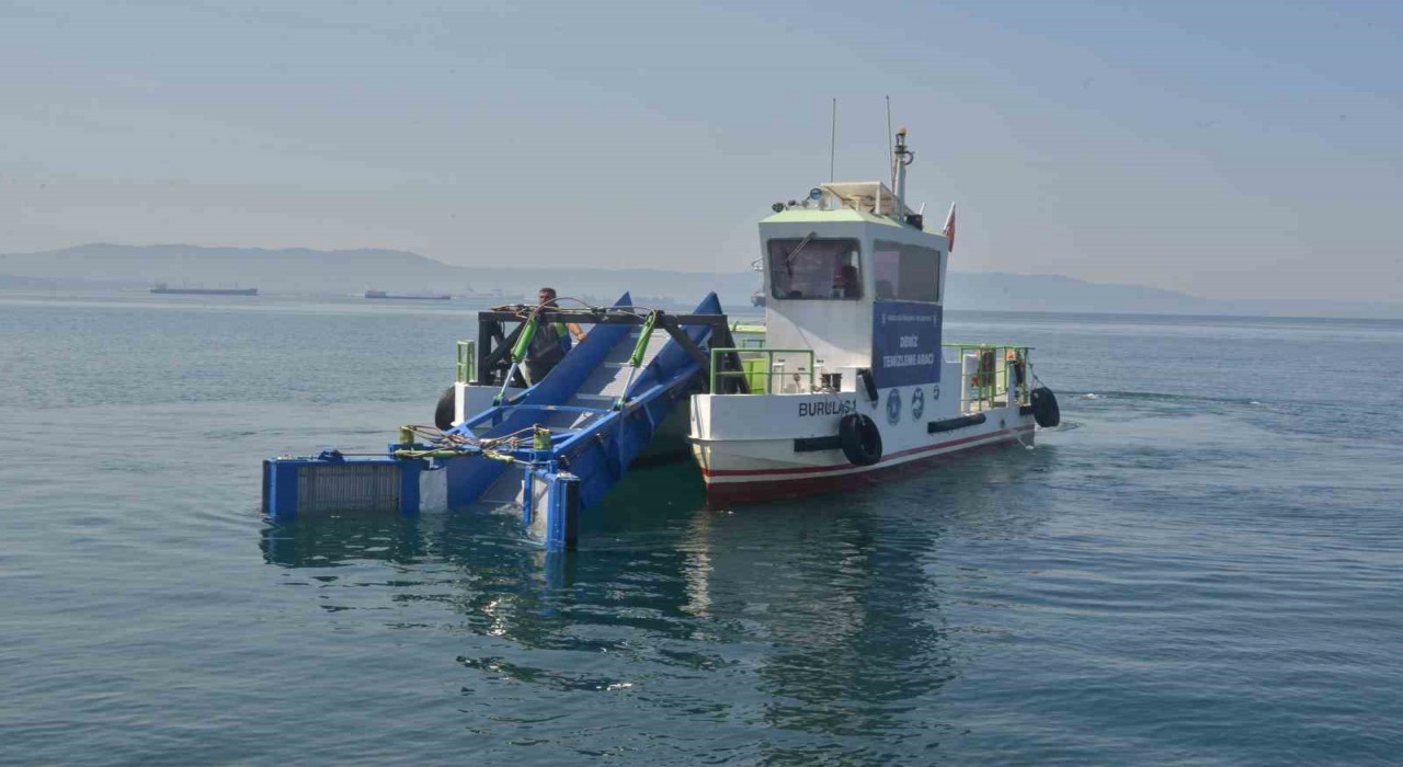 Büyükşehirden deniz temizliği