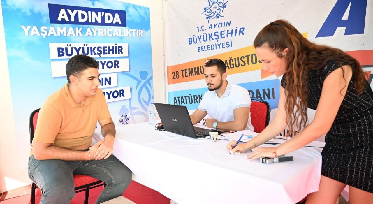Büyükşehirin tercih tırı üniversite adaylarının hizmetinde