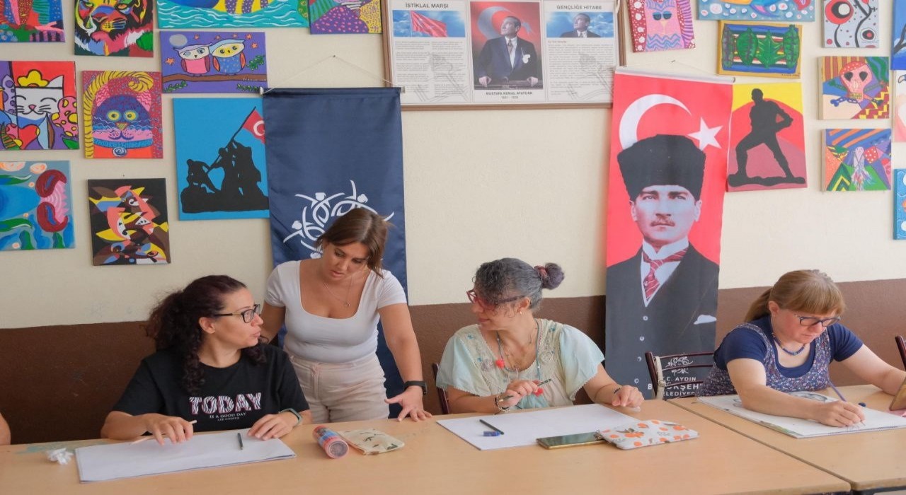 Büyükşehirin yetişkinler için yaz resim kursları devam ediyor