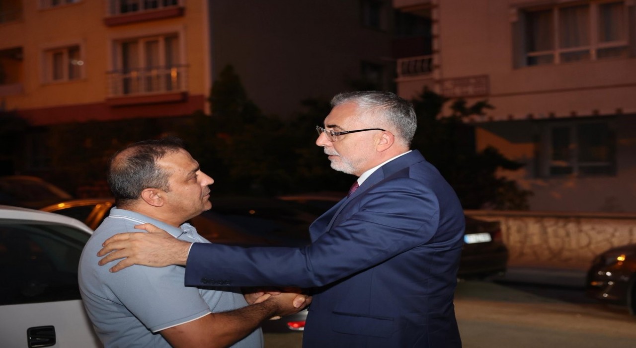 Çalışma ve Sosyal Güvenlik Bakanı Işıkhan, 15 Temmuz şehidi Yakup Kozanın ailesini ziyaret etti