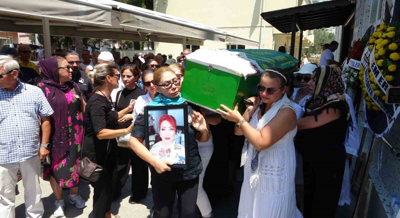 Çanakkalede evinde ölü bulunan Özbek kadın son yolculuğuna uğurlandı