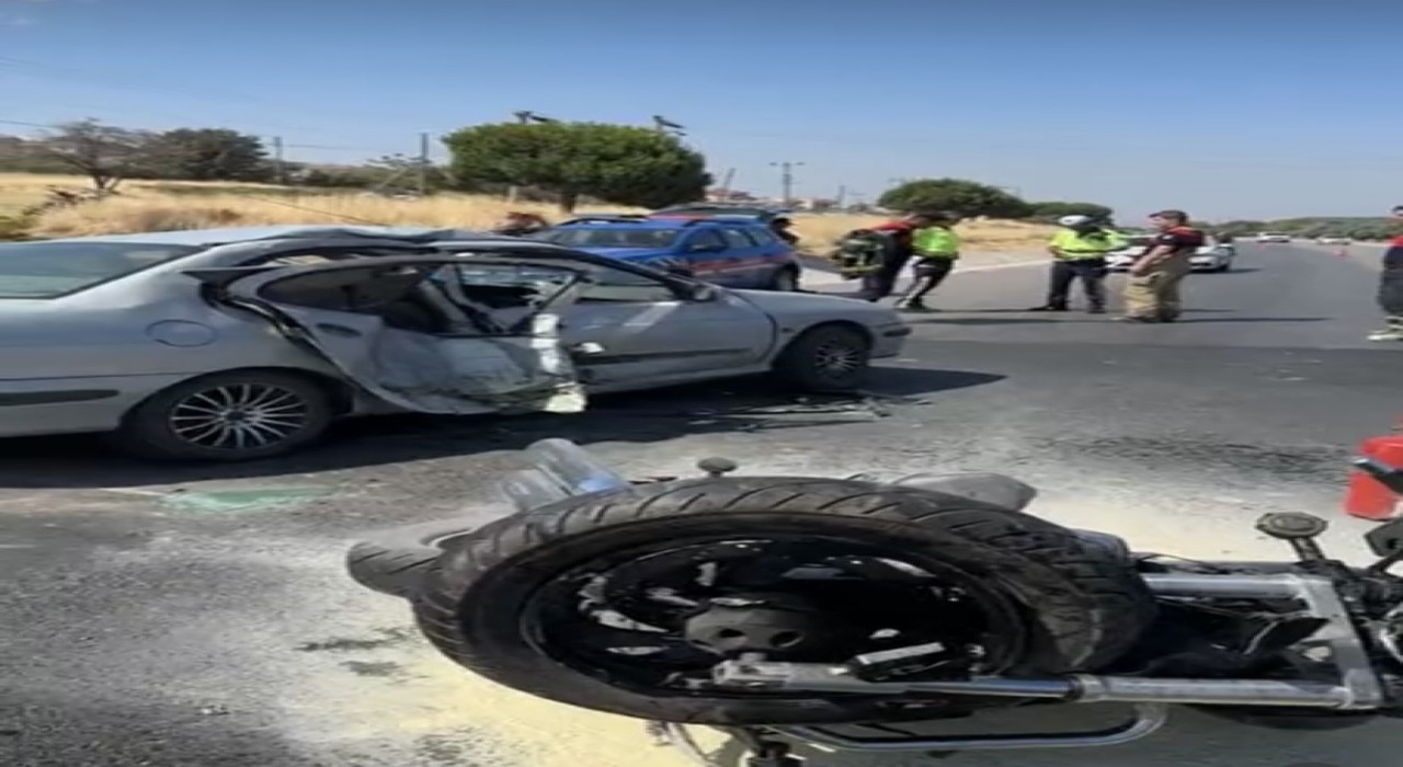 Çanakkalede otomobil ile motosiklet çarpıştı: 6 yaralı