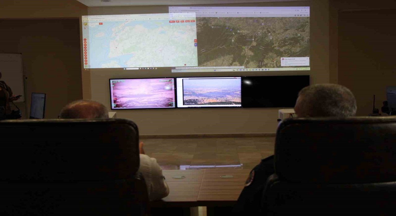 Çanakkalede Yangın Harekat Koordinasyon Merkezi yangınlarına karşı teyakkuzda