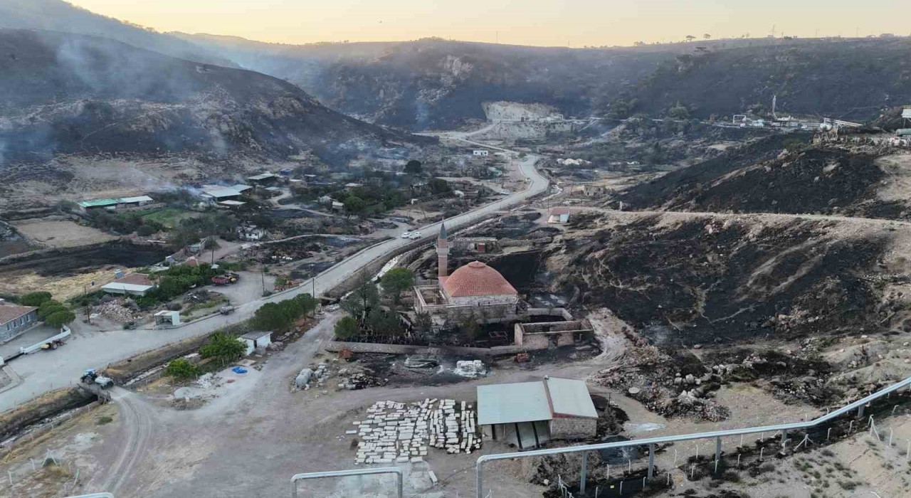 Çanakkaledeki orman yangınında yanan alanlar havadan görüntülendi