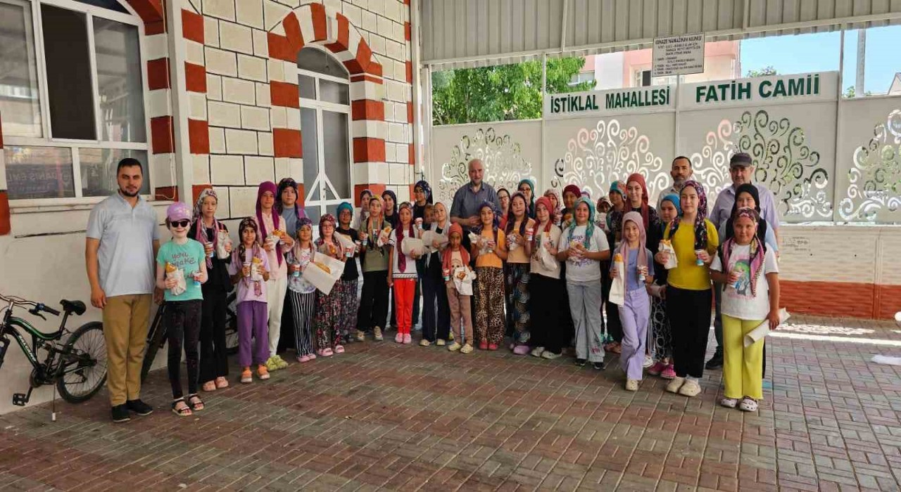 Çanda Fatih Camii Dernek Başkanı Tekneden Kuran Kursu öğrencilerine jest