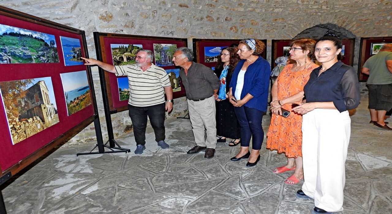 Çeşmenin tarihi yapıları resim ve fotoğraf karelerinde hayat buldu