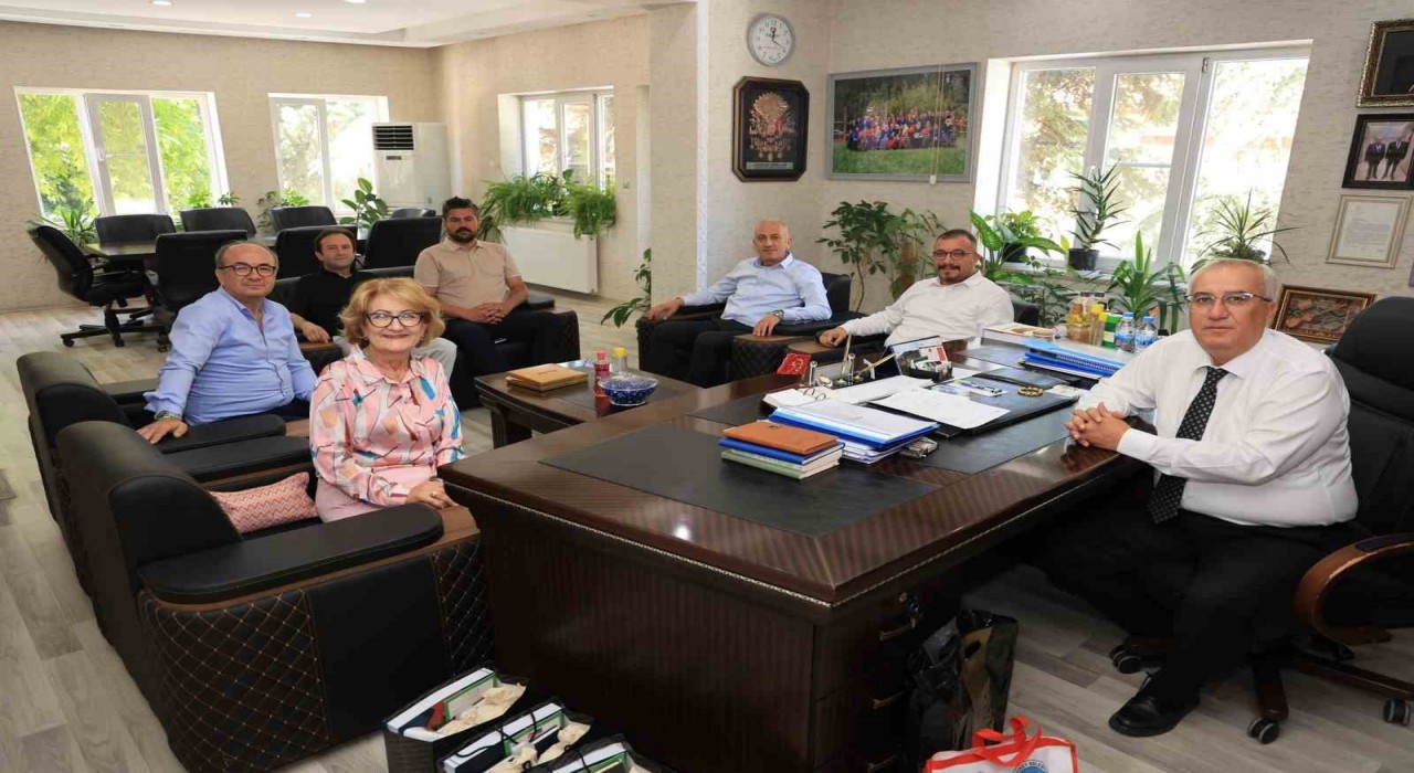 CHPli başkanlardan AK Partili Başkan Arslana tebrik ziyareti
