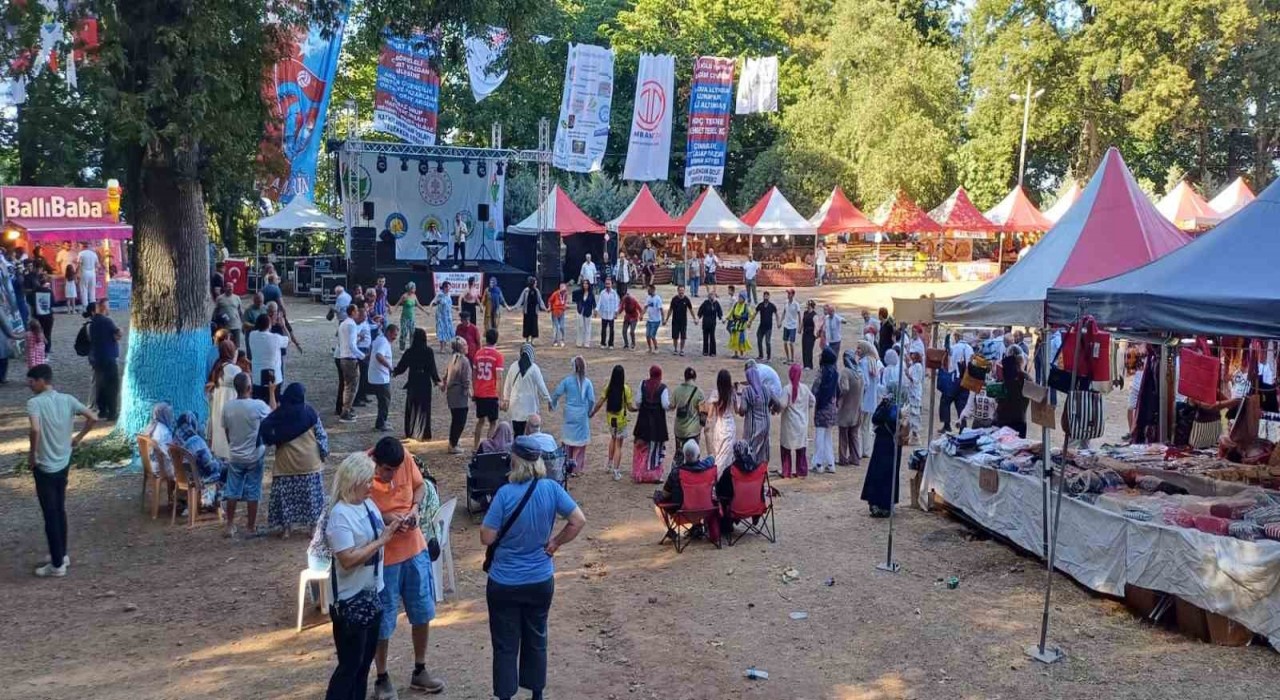 Çınarcıkta Karadeniz Şenliği coşkusu