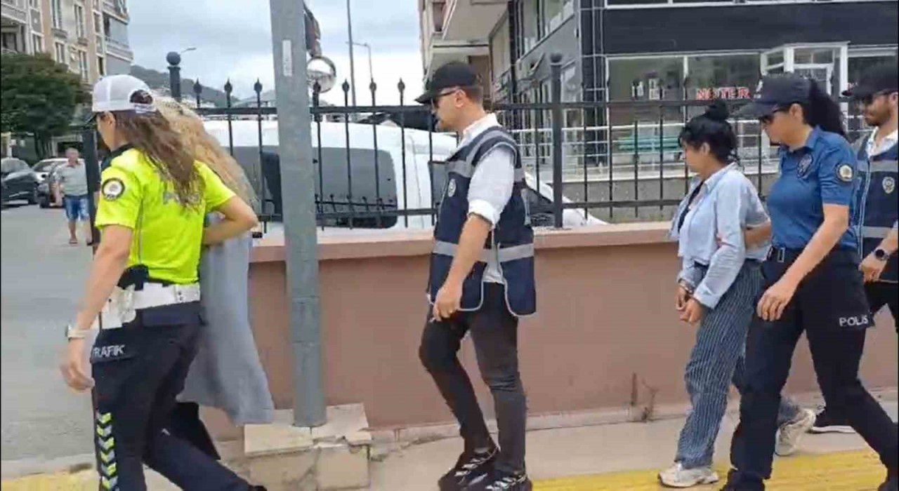 Çınarcıkta yazlıklardan milyonluk vurgun yapan 2 kadın hırsız yakalandı