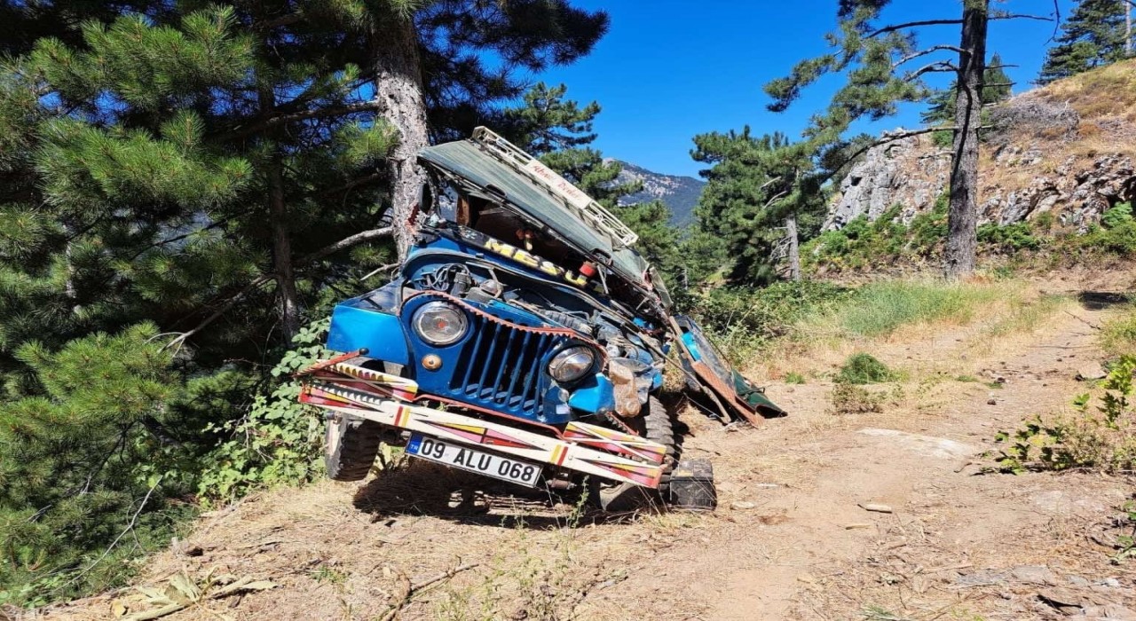 Cip şarampole uçtu, 3 kişi yaralandı