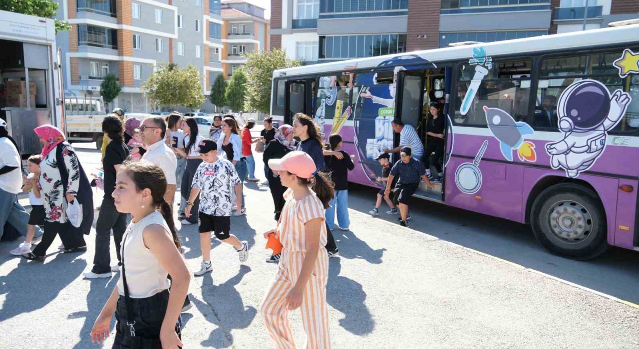Çorum Belediyesinden 700 çocuğa lunapark sürprizi