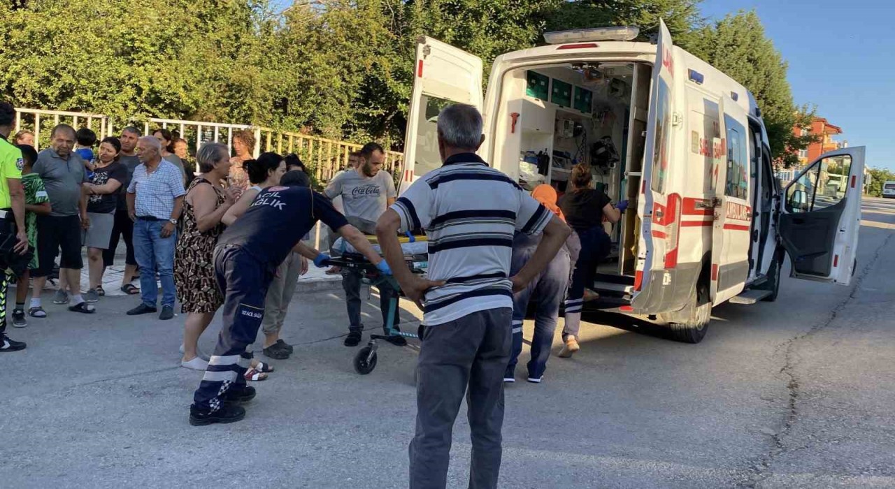 Çorumda minibüsle çarpışan bisikletli çocuk yaralandı