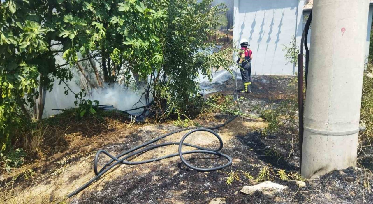 Çorumda ormanlık alandaki örtü yangını büyümeden söndürüldü
