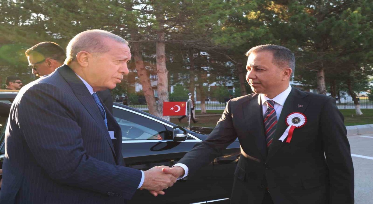 Cumhurbaşkanı Erdoğan: Hiçbir sabotaj, hiçbir tahrik, hiçbir tuzak, Türkiyeyi girdiği bu tarihi yoldan geri döndüremeyecek