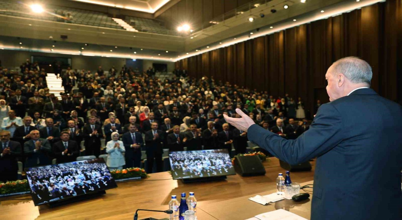 Cumhurbaşkanı Erdoğan: Resulullah Efendimize ve diğer peygamberlerimize küstahlık edenler bunun hesabını hukuk önünde vereceklerdir, biz bunun takipçisi olacağız