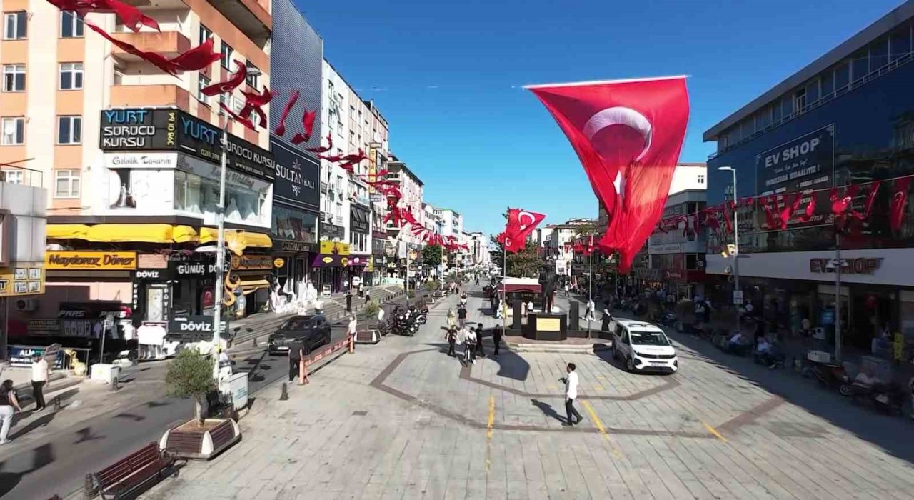 Cumhurbaşkanı Erdoğanın bayrak asma çağrısına Sultanbeyliden güçlü destek