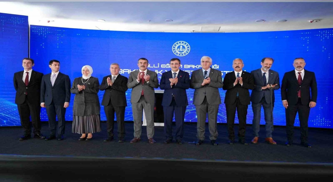 Cumhurbaşkanı Yardımcısı Yılmaz: Teknoloji dar bir zümrenin kontrolünde olursa toplumsal eşitsizlikleri derinleştirebilir