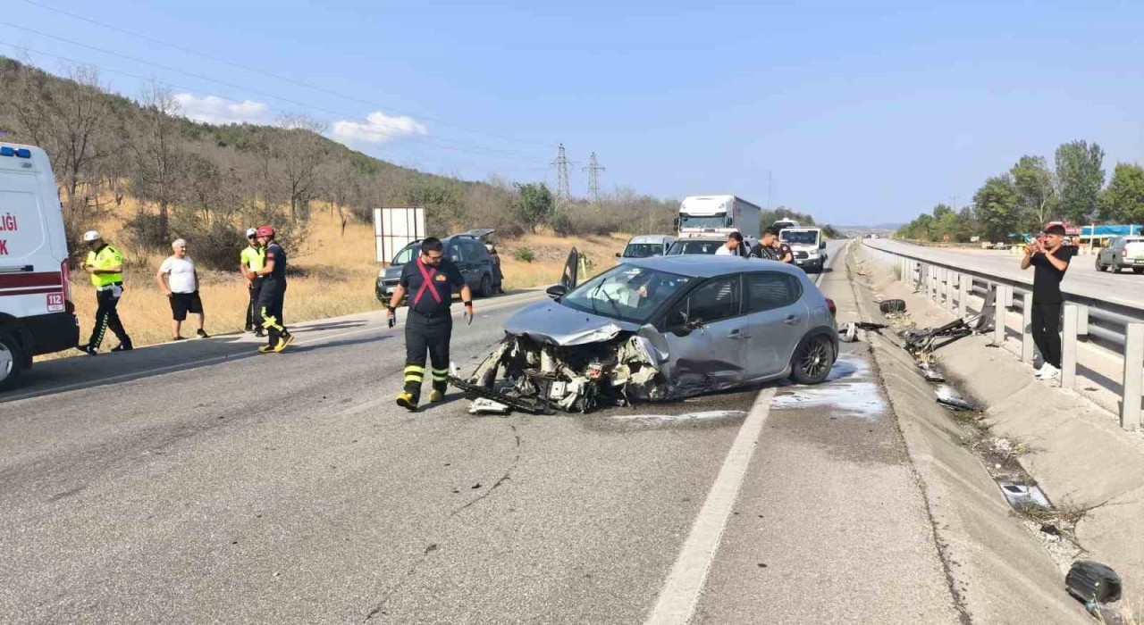 D100de otomobil kanala düştü: 3 yaralı