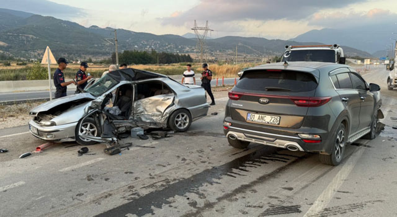 D400 Karayolu'nda Feci Kaza: 2 Kişi Hastaneye Kaldırıldı