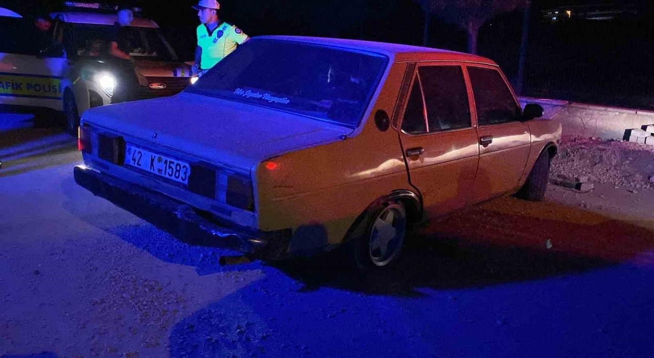 Dedesinden kalma otomobille polisten kaçan sürücü ehliyetsiz çıktı