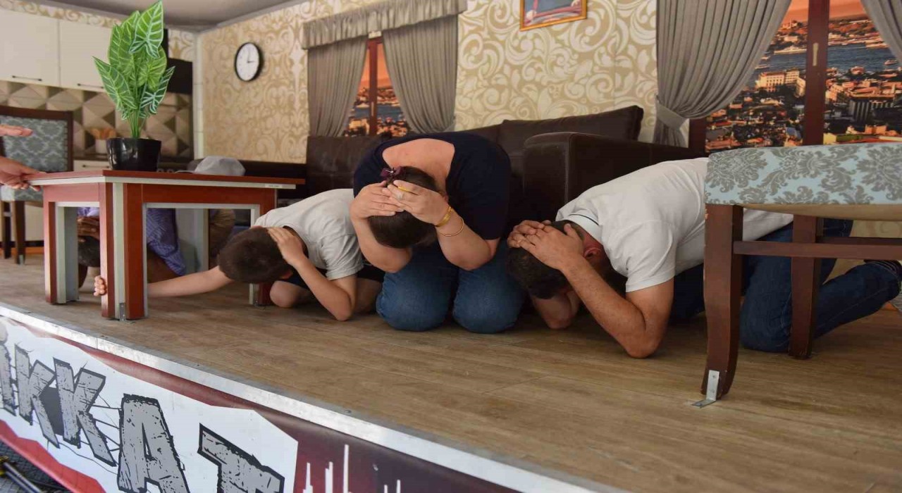 Depremi yaşadılar