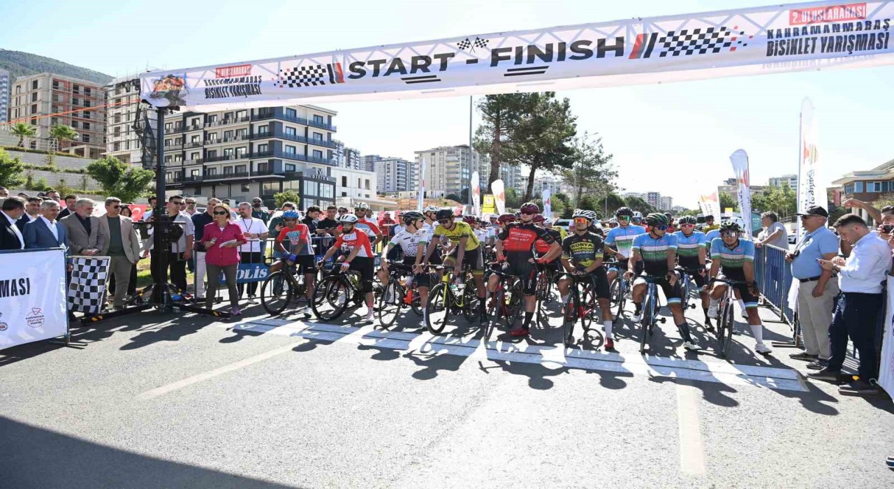 Depremin şehri Kahramanmaraşta Uluslararası Bisiklet Turnuvası