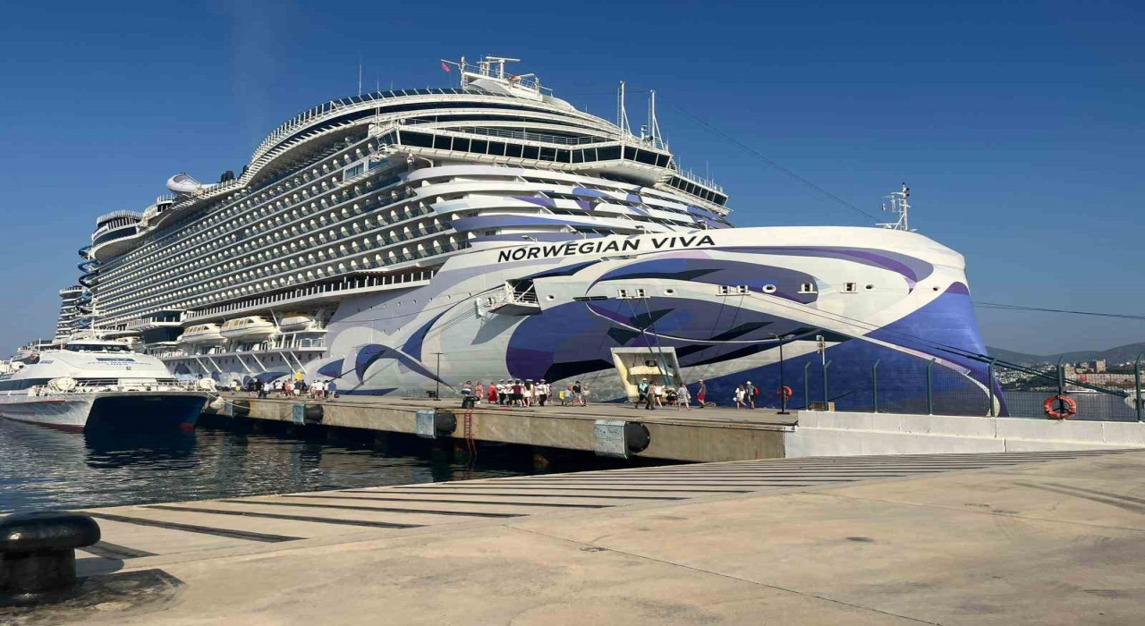 Dev gemi Bodruma ilk kez geldi