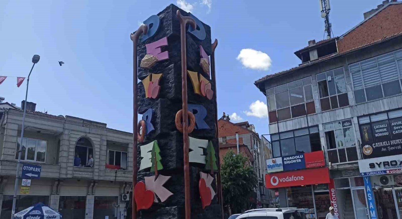 Devrek Belediyesinden yöresel figürlü heykeli çalışması