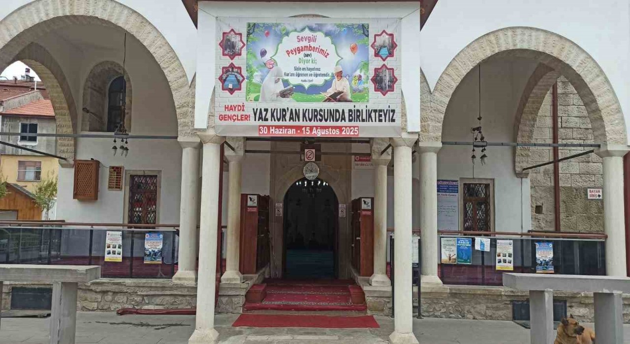 Devrekte 263 cami ve Kuran kursunda 2 bin 400 öğrenciye dini eğitim