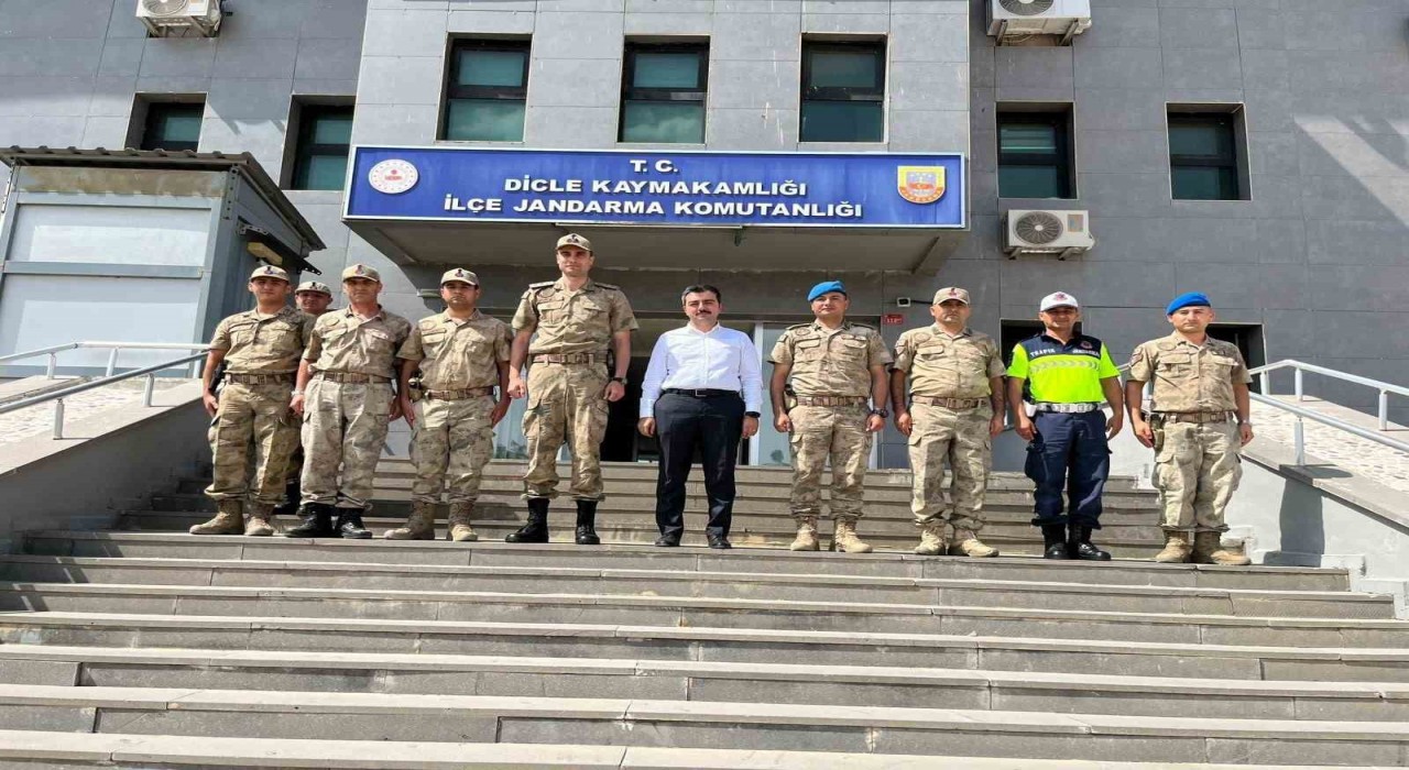 Dicle Kaymakamı Mustafa Atış, jandarma personeli ile bir araya geldi