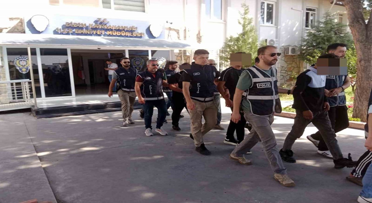 Didimde göçmen kaçaklığı operasyonu: 5 organizatör yakalandı