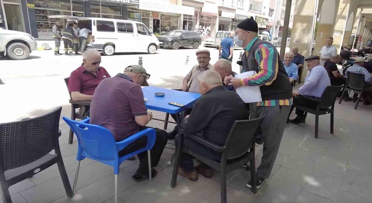 Dilenci kılığına giren zabıta 10 dakikada 240 TL topladı